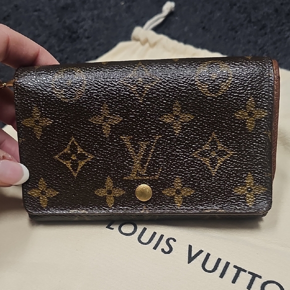 Louis Vuitton Authentic Gold and Brown Monogram Wallet